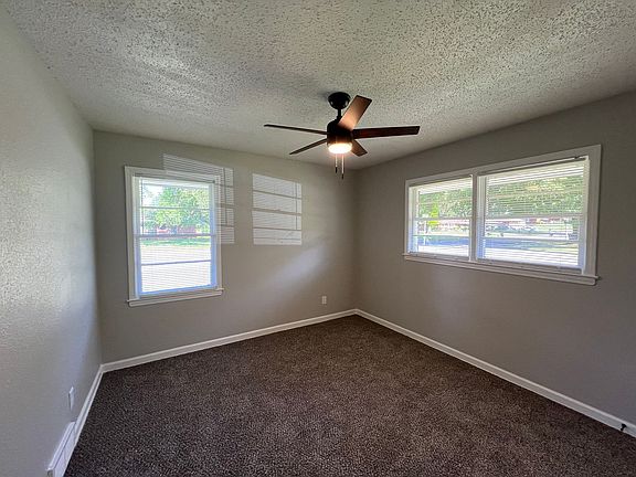 5th image of 532 Parkdale Dr