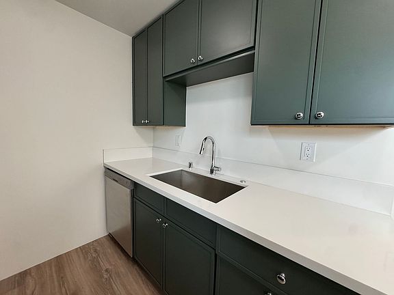 4th image of 3414 Overland Ave #1