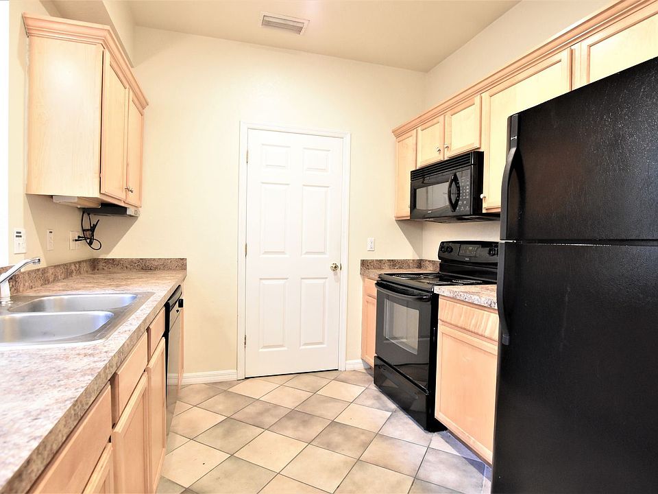 1st image of 4205 SW 31st Dr APT 5
