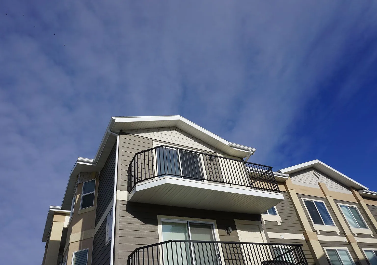 Pet Friendly Sandy 3 Bedroom Condo — Photo 2