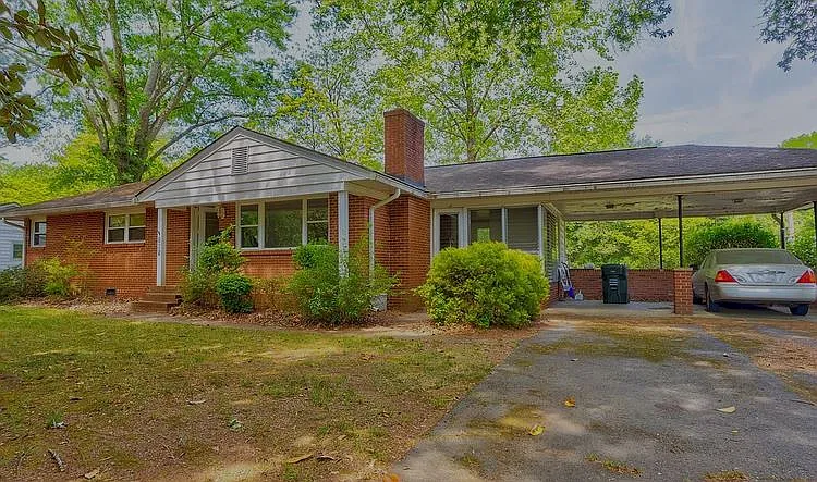 191 Scenic Dr NE