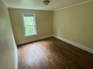93 Cross St APT 3R, Southbridge, MA 01550