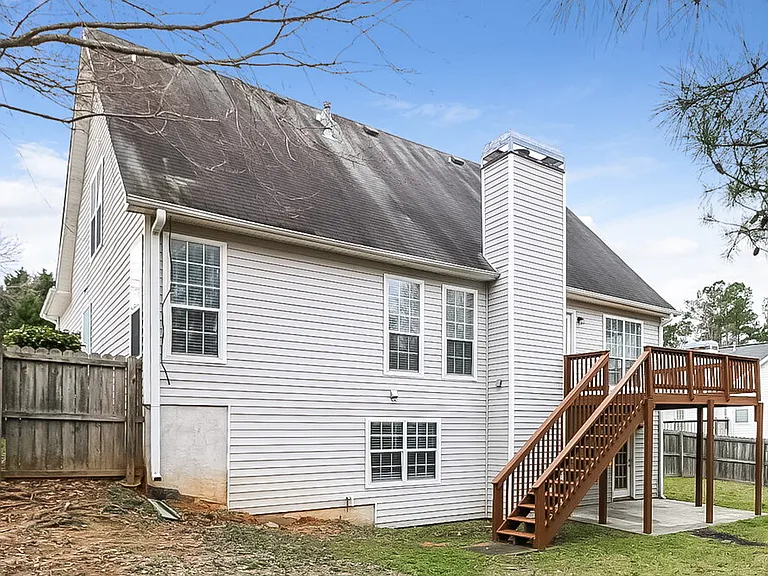 77 Harbour Town Cv — Photo 18