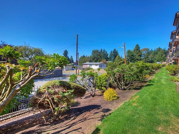 3rd image of 22700 28th Ave S APT 109