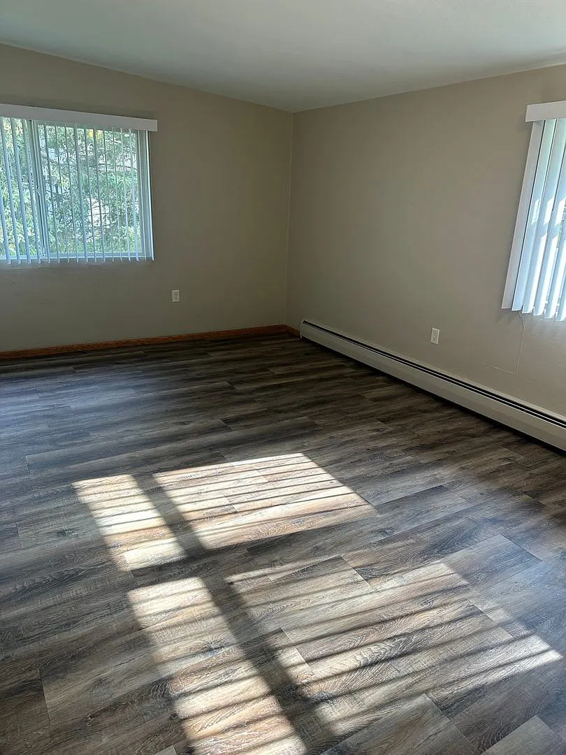 One Bedroom — Photo 2