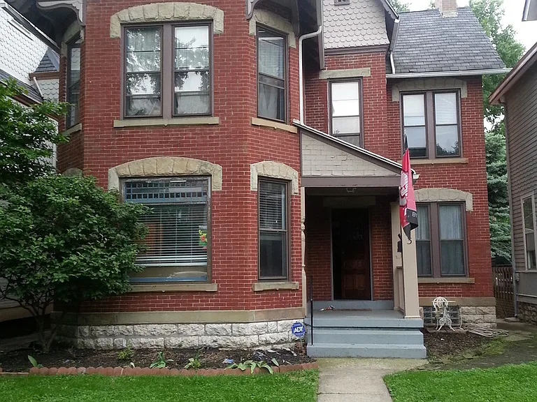 103 W 2nd Ave — Photo 1