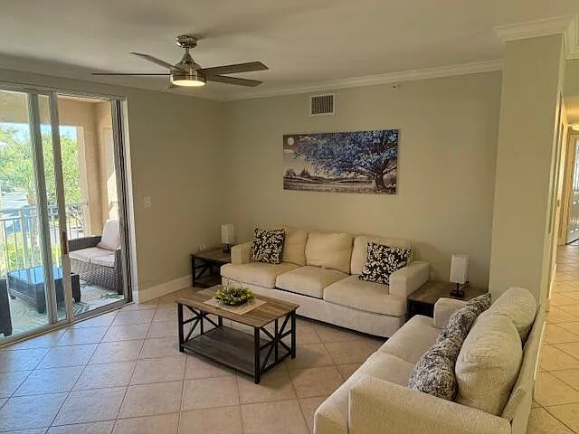 Building Photo - 6400 Emerald Dunes Dr #301