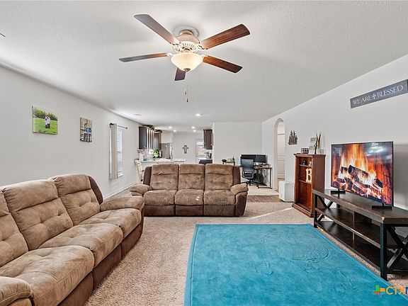 5th image of 337 Crescent Park Dr