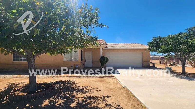 3 bed, 2.0 bath, 1200 sqft, $2,000 — Photo 3
