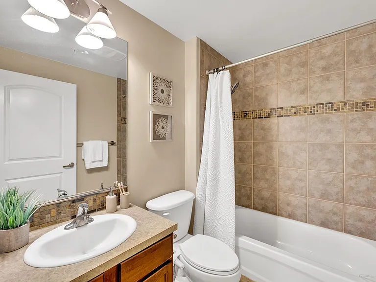 3112 SW Avalon Way #302 — Photo 8
