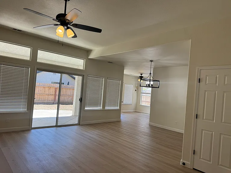 845 E Green Acres Dr — Photo 23