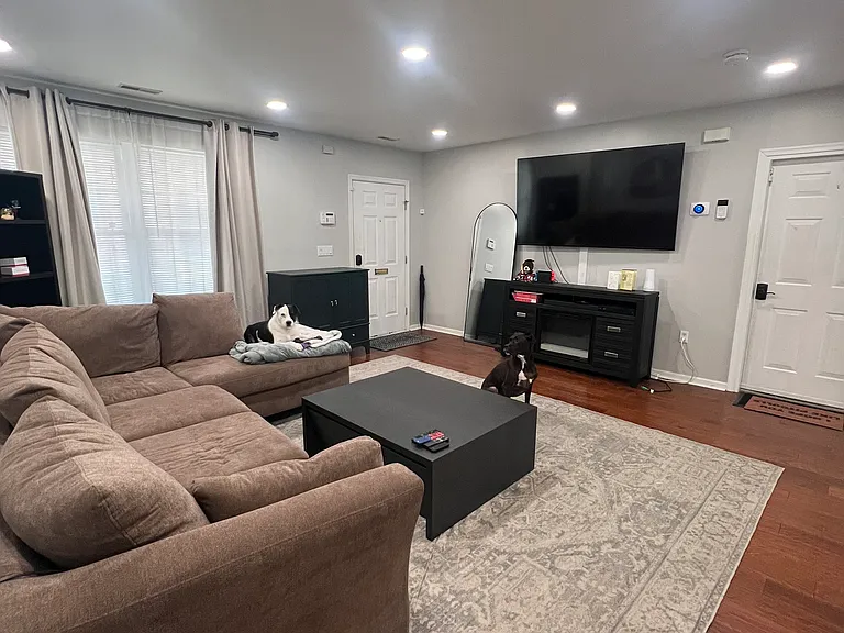 2312 Cross St — Photo 3