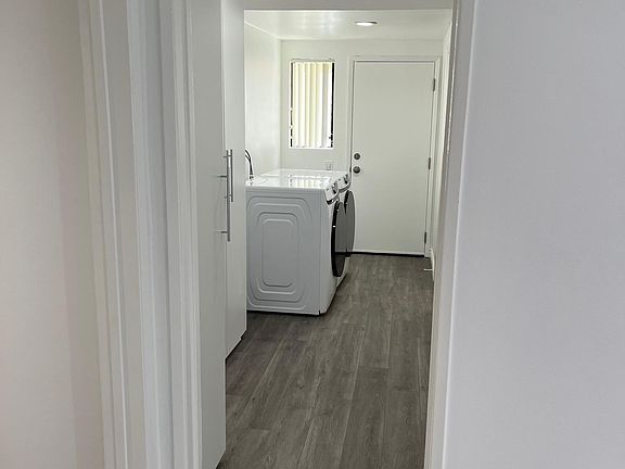 3rd image of 432 Palm Dr APT 1
