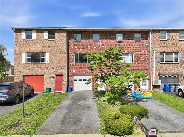 3103 Lucas Dr, Bethlehem, PA 18017