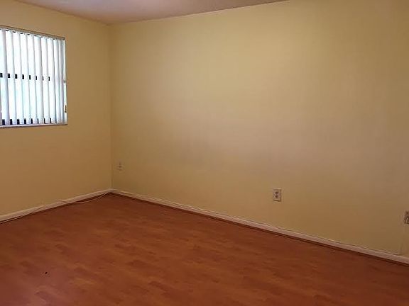 5th image of 9924 Nob Hill Ln