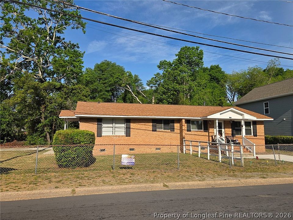 1st image of 424 Bryan St