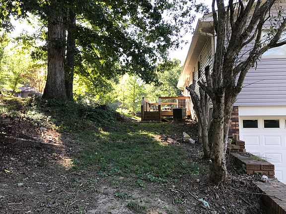 3rd image of 14 Smokewood Ln