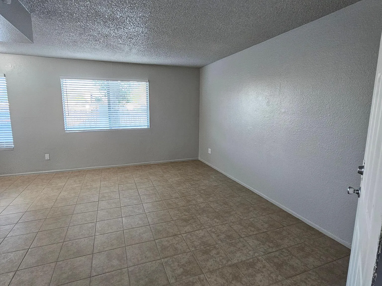 1 bed, 663 sqft, $999 — Photo 3