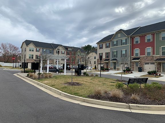 2nd image of 3009 New Hermitage Ct