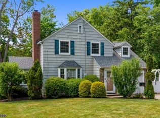 328 E Cedar St, Livingston, NJ 07039