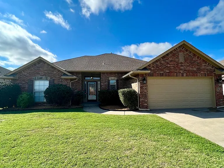 324 Madison Place Dr — Photo 23