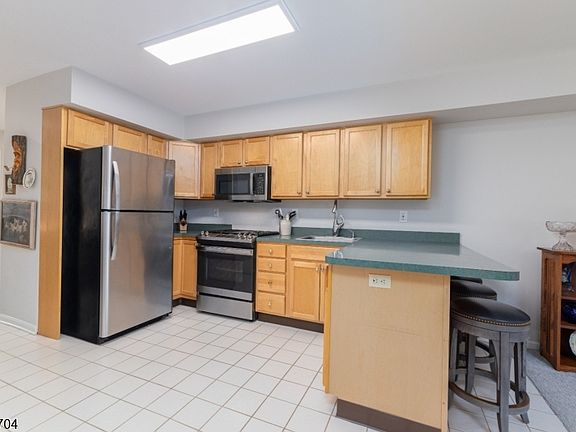 4th image of 28 Angela Way