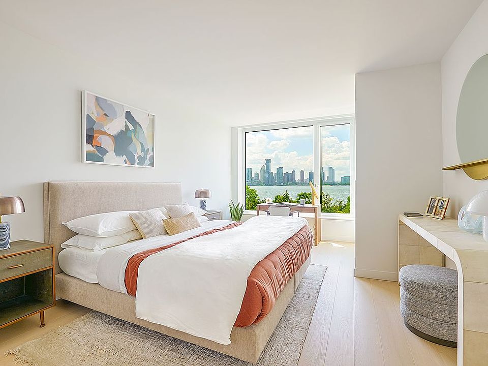 1st image of 450 Washington St #409