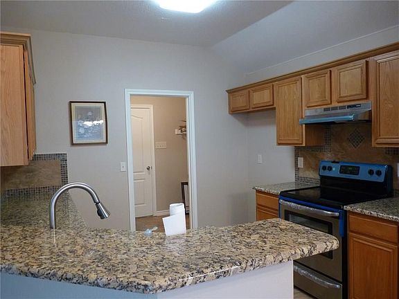 2nd image of 711 Stacie Ln
