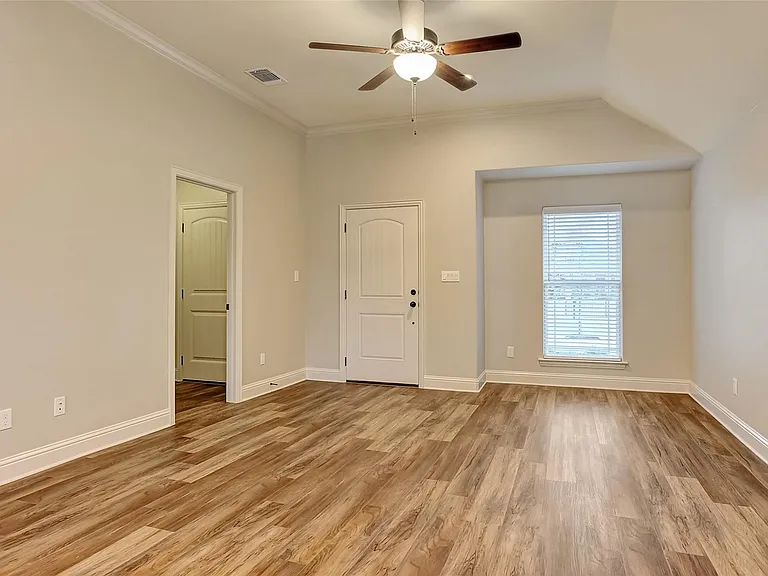 1304 Saratoga Dr — Photo 12