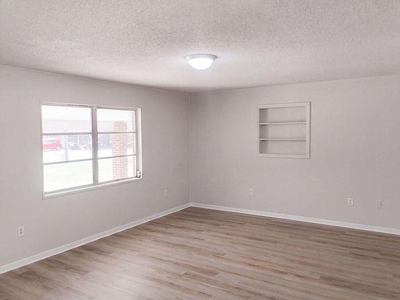 3rd image of 141 Chessher Ct