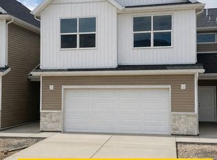 1063 N Summit View Dr, Harrisville, UT 84404