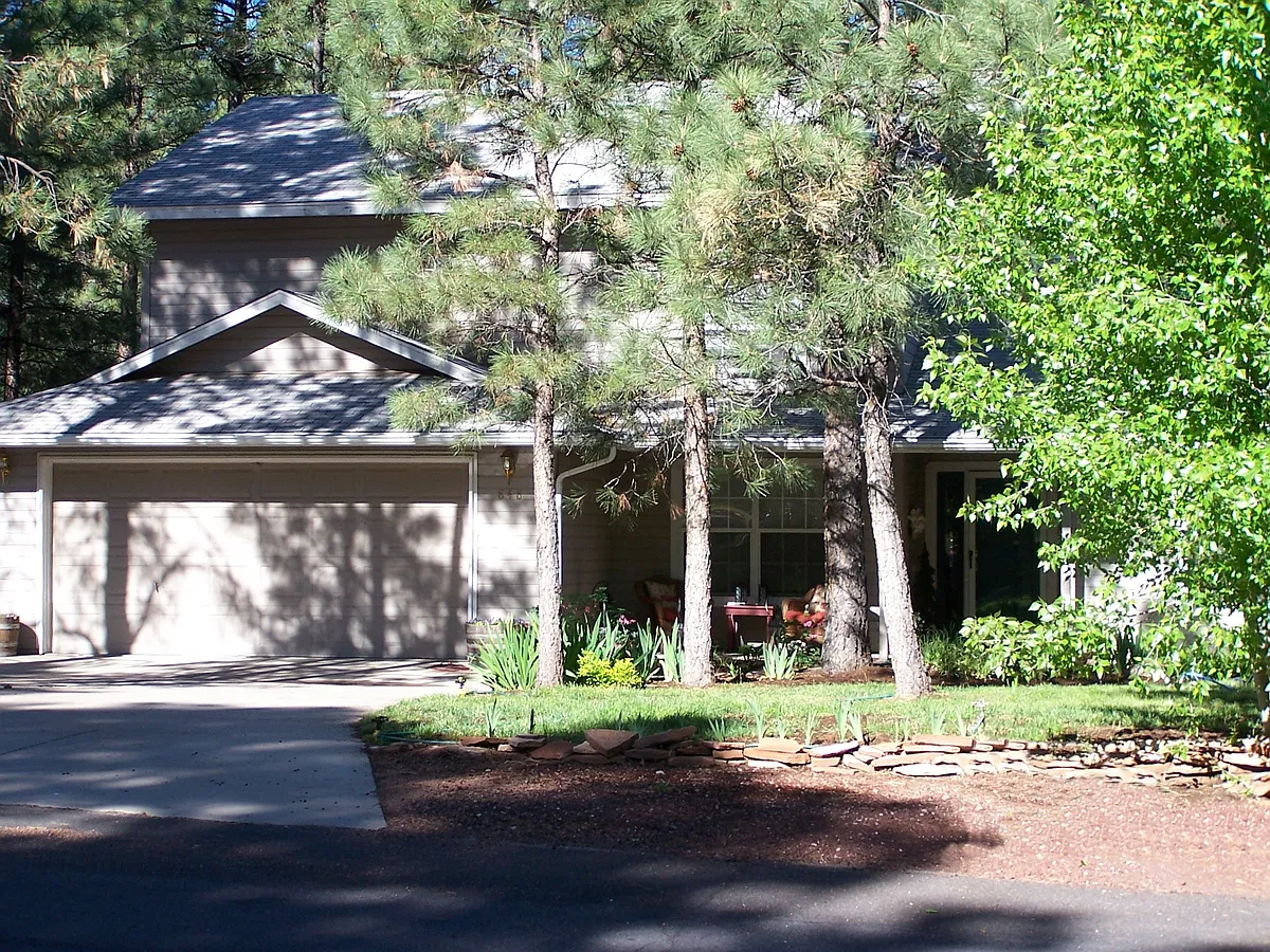 Building Photo - 848 W Coy Dr