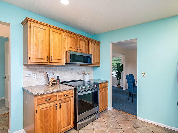 4th image of 791 Maiden Ln