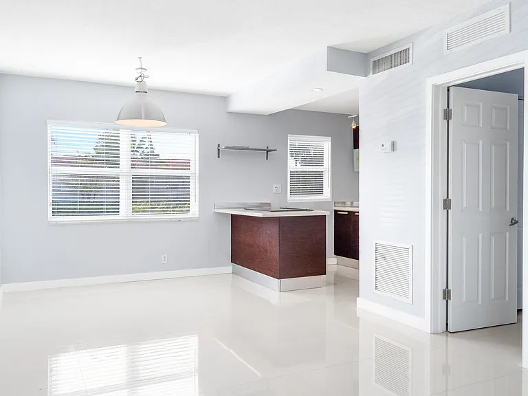 416 NE 15th Ave #11 — Photo 7