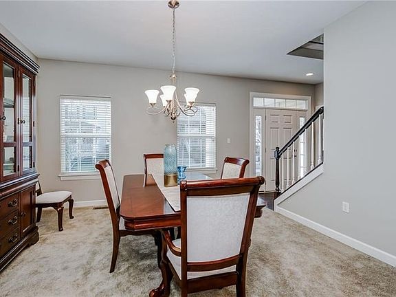 3rd image of 517 Paddington Ln