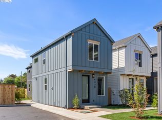 4370 NE Going St #12, Portland, OR