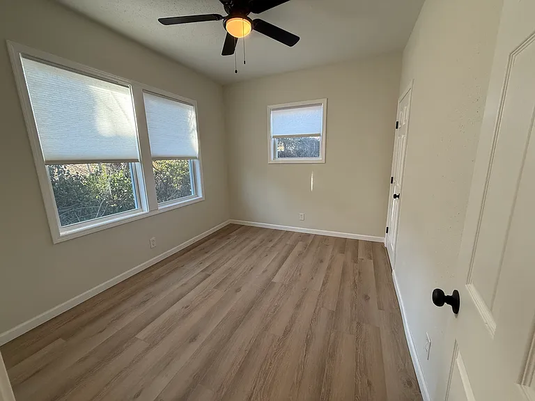 211 Frisco St — Photo 14