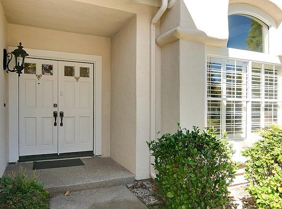 2209 Cedar Ridge Ct-large-003-21-Front E