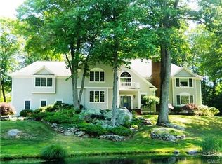 50 Red Barn Rd, Trumbull, CT 06611