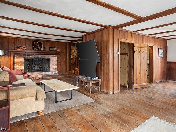 3rd image of 9455 Robinson Rd