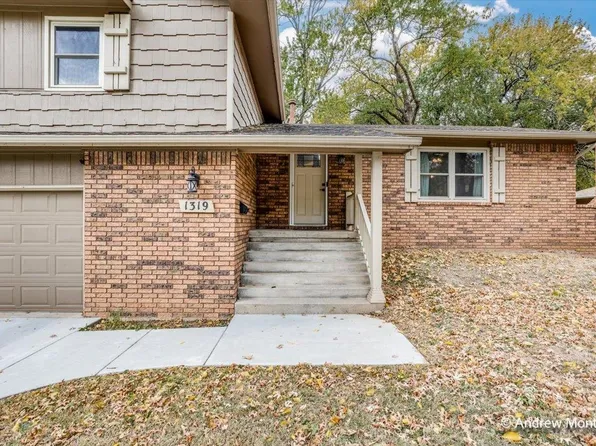 1319 N Dry Creek Dr, Derby, KS 67037