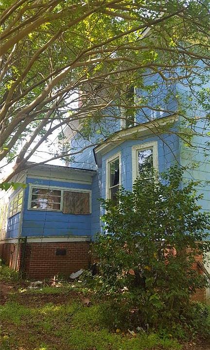 2nd image of 805 Elizabeth St