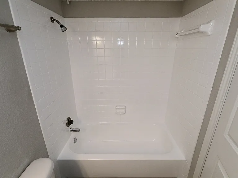 City Crest Apartments — Photo 31