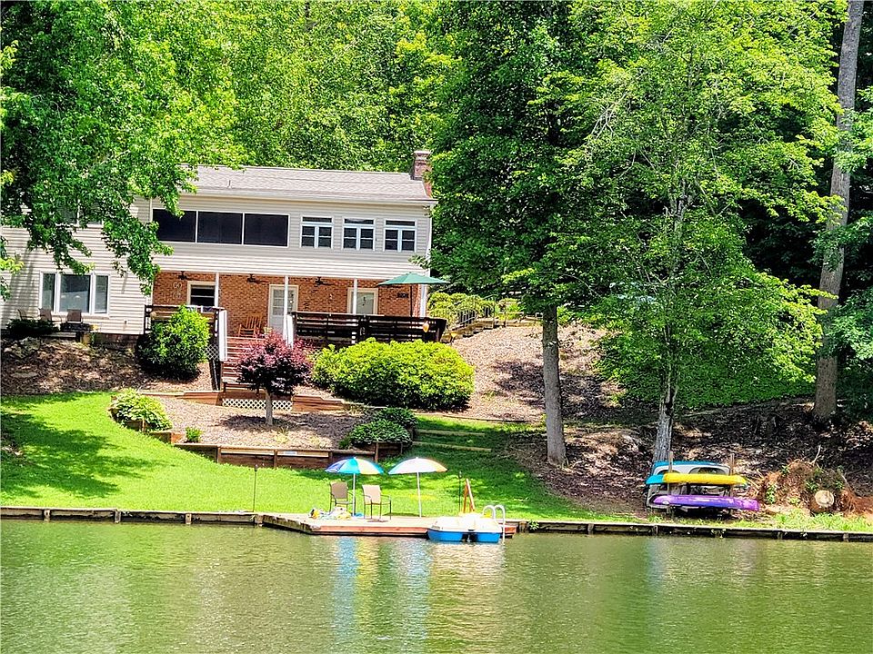 1st image of 633 N Lake Dr