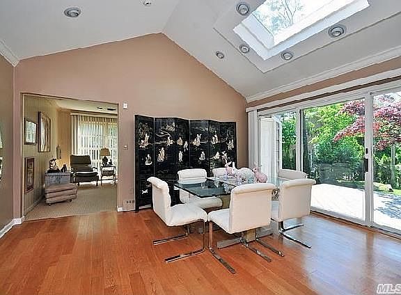 3rd image of 849 Lawn Pl