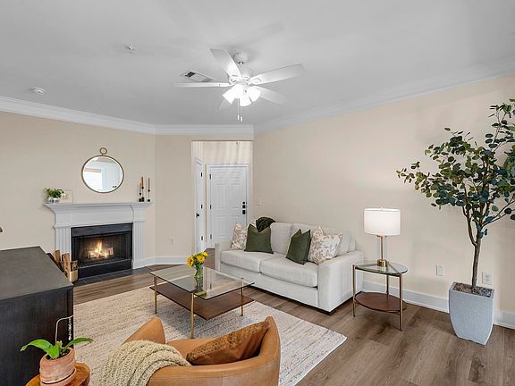 3rd image of 2228 Chatelain Way