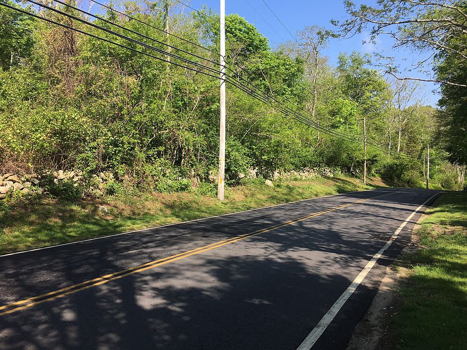 2nd image of 1197 Drift Rd