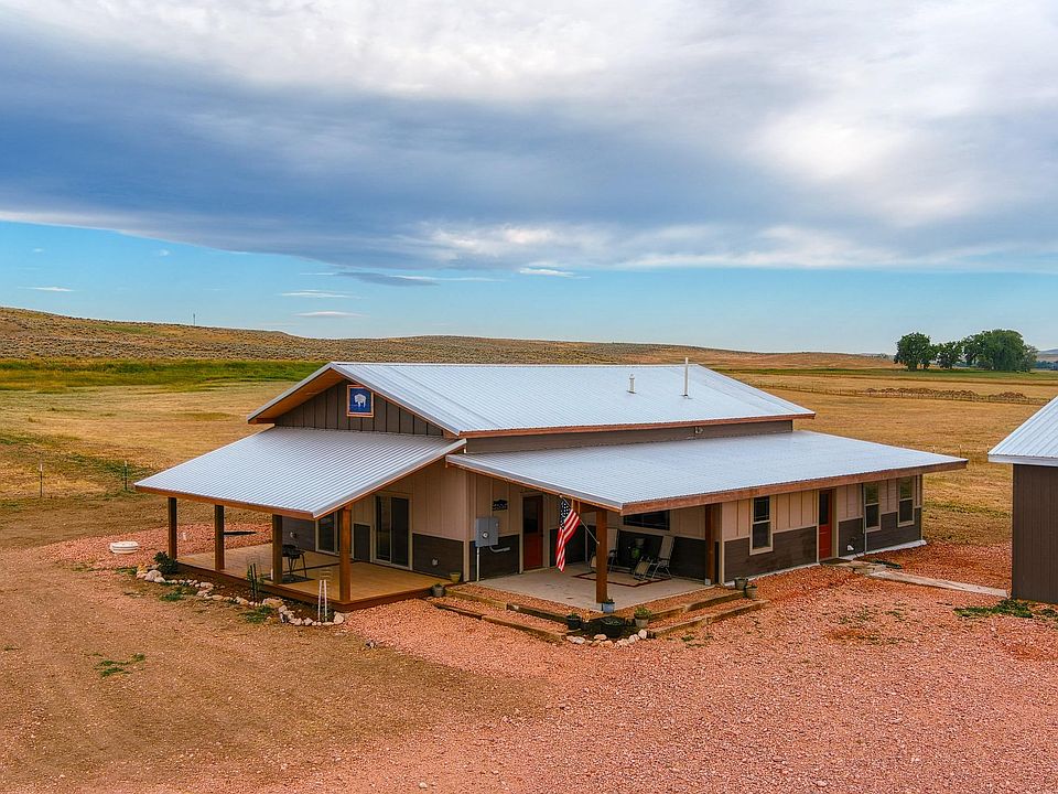 1st image of 32 Prairie Ln