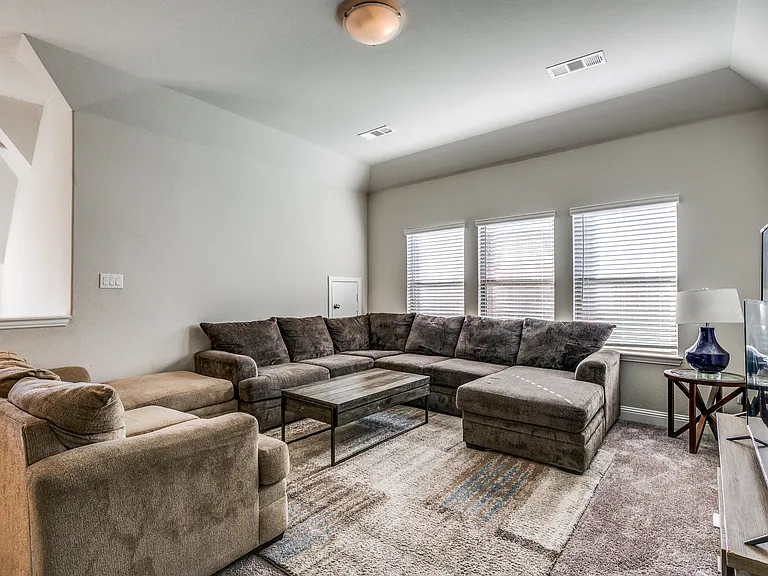 9456 Kavik St — Photo 12