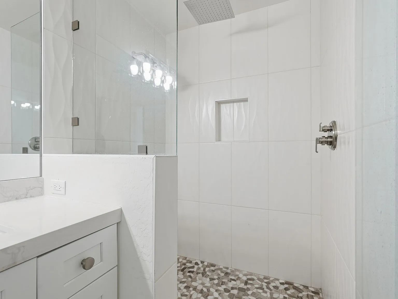 4 bed, 1647 sqft, $2,800 — Photo 2